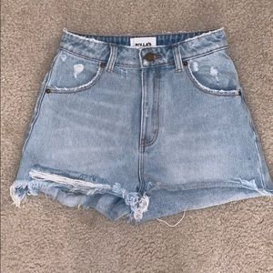 Rollas duster butt rip shorts size 24